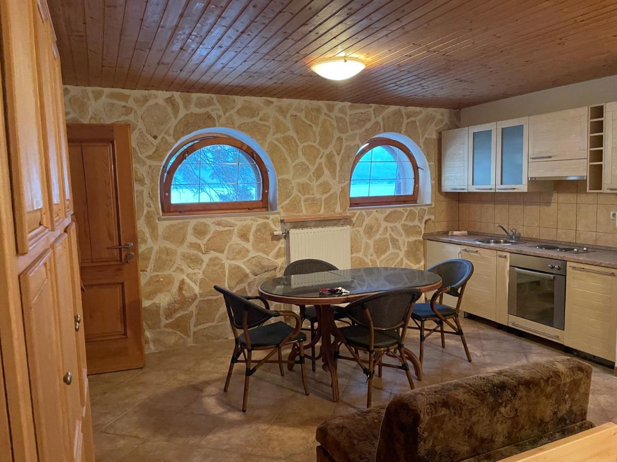 Apartmenthaus Punta **** Splitska Eksteriør bilde