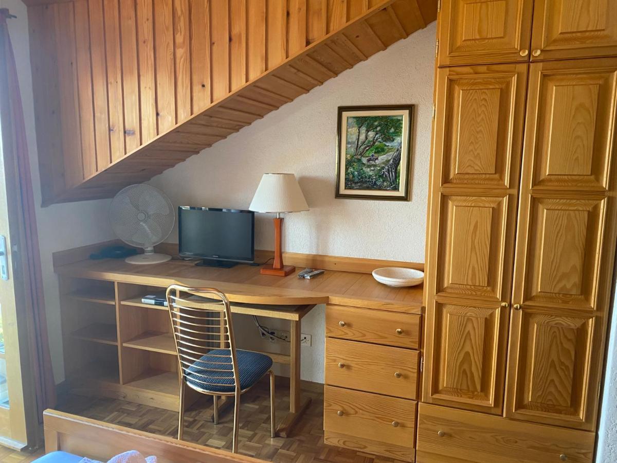 Apartmenthaus Punta **** Splitska Eksteriør bilde